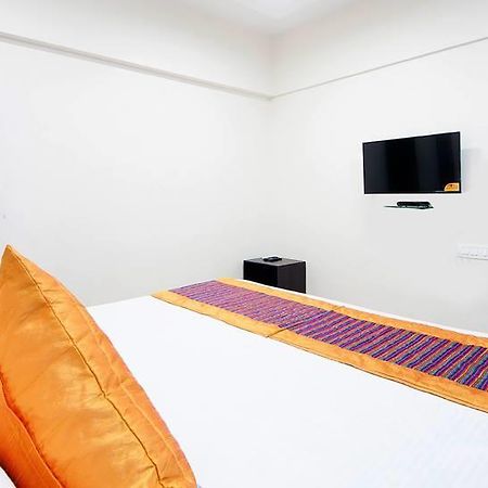 Asian Suites Tulsi Aura ナビムンバイ エクステリア 写真